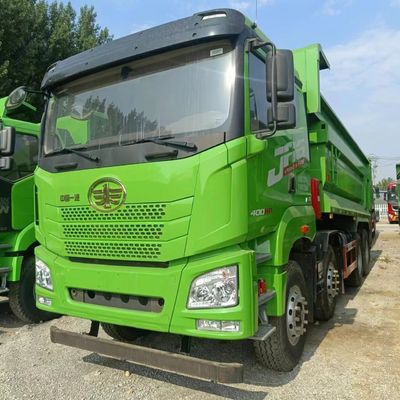 アフリカ市場向けに カスタマイズされたダンプトラック