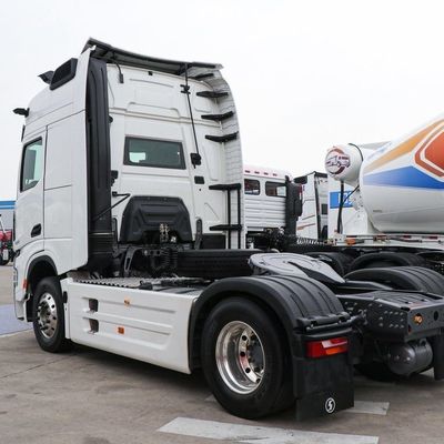 600Lの燃料タンク トラクター トラック 運転席の空気懸垂と &gt; 8Lのエンジン容量