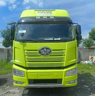 6ヶ月 ディーゼル 6X4 トラクター トラック J6p420HP 400L 燃料タンク Euro 5 排放基準