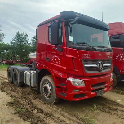 500HP トラクター ベイベン 6X4 シノトルク・シャシーで牽引輸送のための重用トラック