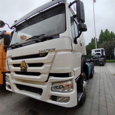 カーボンステールボックス材料内の貨物輸送のために使用されたHOWO 371HP 6X4 トラクタートラック