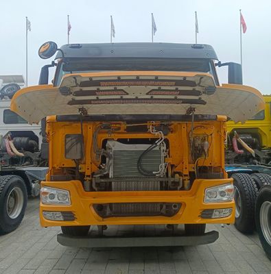 シノトラック 6X4 トラクター トラック 強力なディーゼルエンジンと水力ステアリング