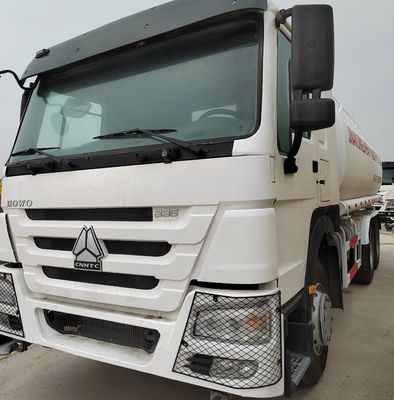 HOWO 6X4 20m3 20cu. M ステンレス鋼水タンカー トラック 炭素鋼貨物箱