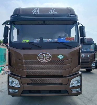 630HPガソリントラクター トラック タイヤとISO認証 Sinotruk・シャシ
