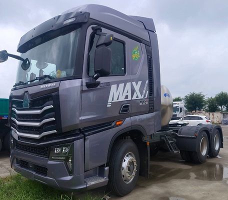 540HP HOWO 6X4LNG 自動トランスミッション トラクター 貨幣付き輸送トラック