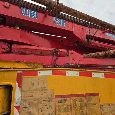 Sinotruk シャシー パンプトラック 空調キャビンの水力ステアリングシステム