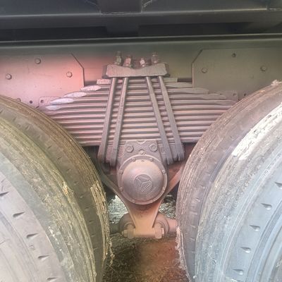 マニュアルトランスミッション 371馬力 6X4ダンプトラック Cnhtc Haowo とディーゼルエンジン