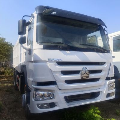 マニュアルトランスミッション 371馬力 6X4ダンプトラック Cnhtc Haowo とディーゼルエンジン