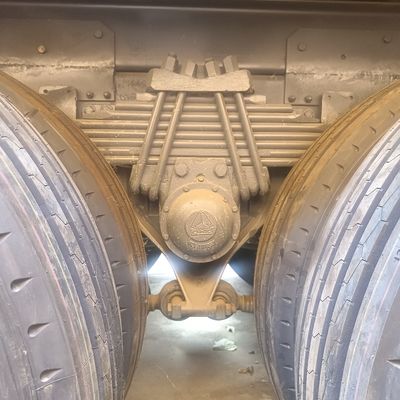 21-30t 負荷容量 重用HOWO ダンプトラック タイヤと電気システム