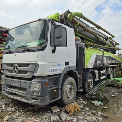 21-30t シノトラック・シャシー 補助方向車とタイヤ