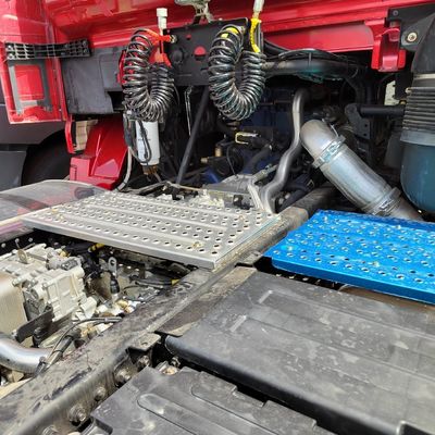 中央アジア Shacman X5000 6X4 550HP トラクターヘッド トラック Gcc と 6.8x2.5x3.8m サイズ