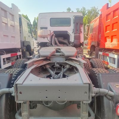 全額支払いの重用 400HP HOWO トラクター トレーラー トラック マニュアルトランスミッションタイプ