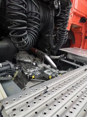 480HP CNG半トレーラー トラックモデル Zz4257n3247e1h 運転席 空気懸垂座席