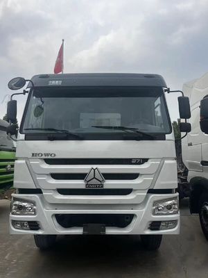 4-6L エンジン容量 フロントリフティング スタイルの水力動力ステアリング ダンプトラック