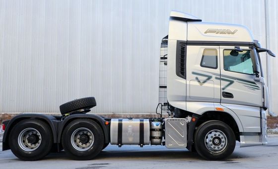重荷用6x4トラクター牽引車 座席の空気懸垂と水力方向