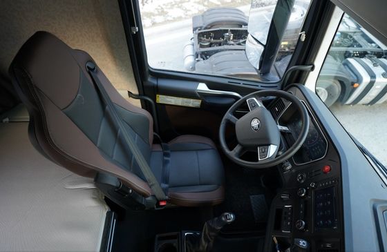 重荷用6x4トラクター牽引車 座席の空気懸垂と水力方向
