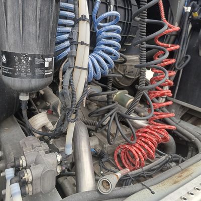 8×4 Zz4257n3247e1h 480HP CNG 半トレーラー トラック 1000L 燃料タンク ≤5 シート