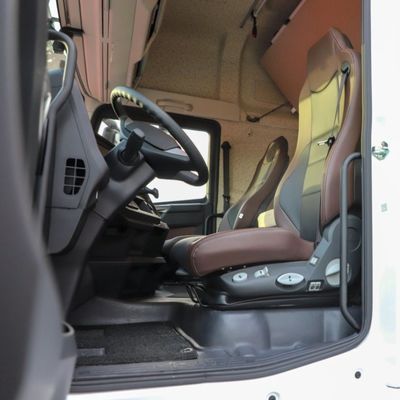 FAW Jiefang 6X4 J6p 370-550HP トレーラー トラクターヘッド トラック 運送コストと配達時間