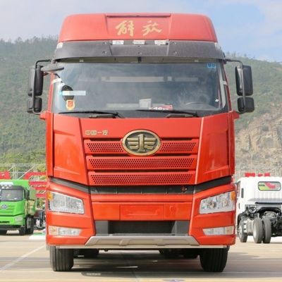 南アフリカで使用された高負荷容量シノトルク HOWO 450HP 6X4 トレーラーヘッド トラクタートラック