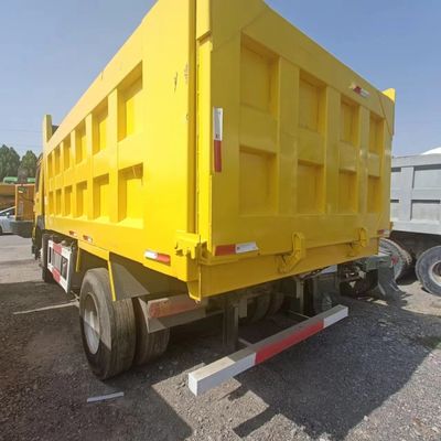 シノトラク 6x4 ダンプトラック HOWO 336 重荷車体と251-350馬力