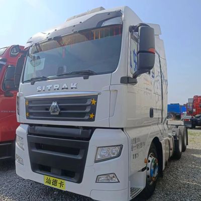 480HP CNG トラクター トラック 空気懸垂座席 エンジン容量 &gt;8L 400L 燃料タンク