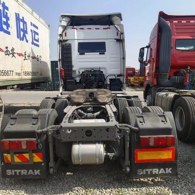 480HP CNG トラクター トラック 空気懸垂座席 エンジン容量 &gt;8L 400L 燃料タンク