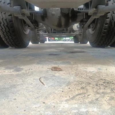 カスタマイズされたダンプトラック フロントリフティングスタイル ダンプタイプ付きの古着建設車両