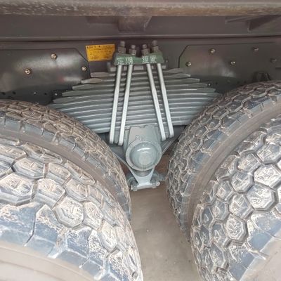 前方リフティングスタイル 重荷輸送用のシノトラクHOWO 6*4ダンプティッパートラック