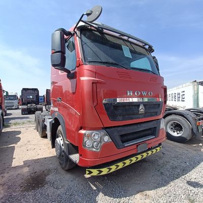 レッド HOWO T7h 440 トラックモデル 牽引半トレーラー内での重荷輸送