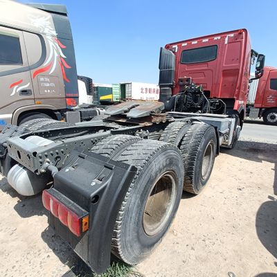 レッド HOWO T7h 440 トラックモデル 牽引半トレーラー内での重荷輸送