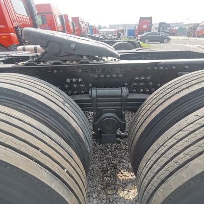 手動トランスミッション型 600L 燃料容量 牽引半トレーラー付き重用トラクター