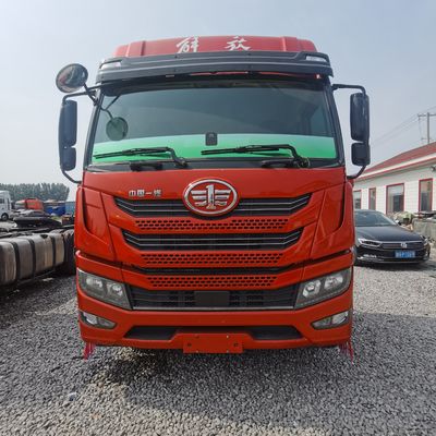 手動トランスミッション型 600L 燃料容量 牽引半トレーラー付き重用トラクター