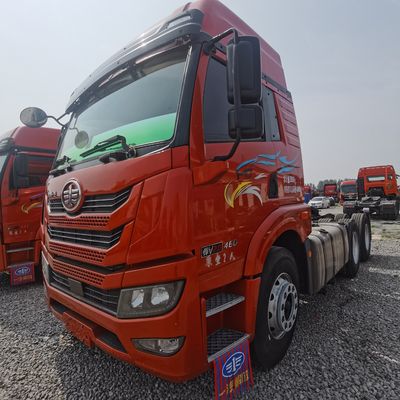 手動トランスミッション型 600L 燃料容量 牽引半トレーラー付き重用トラクター