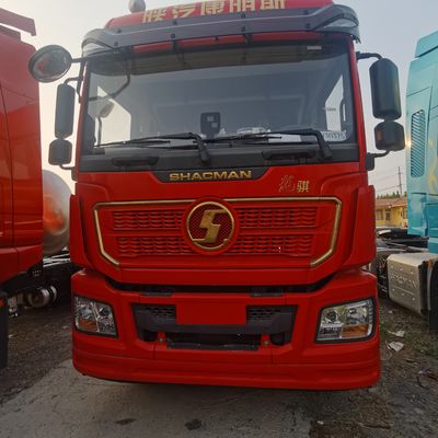 440HP Shacma カーボン鋼製の半トレーラーを牽引するための重量トラック