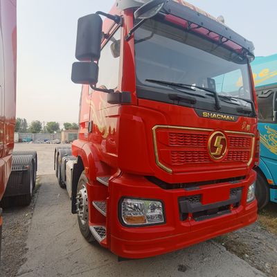 440HP Shacma カーボン鋼製の半トレーラーを牽引するための重量トラック