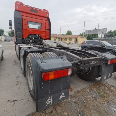 パワー 520HP シノトラック トラクター トラック 6X4 チッパー トレーラー コンボ