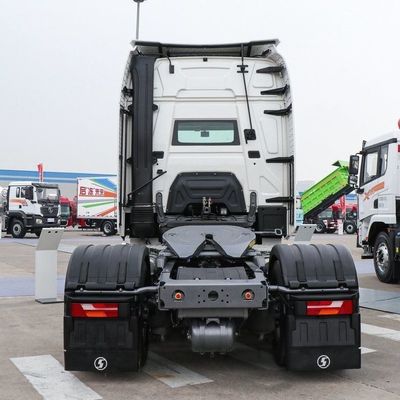 手動トランスミッション 座席と燃料タンクを備えた重用ダンプトラック