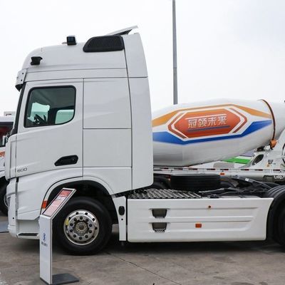 600Lの燃料タンク トラクター トラック 運転席の空気懸垂と &gt; 8Lのエンジン容量
