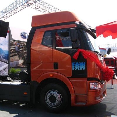 6X4ディーゼルトラクター 460HP マニュアルギアトラック 強力で耐久性のあるユーロ3FAW Jh6p