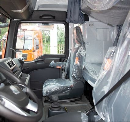 空気懸垂座席と600Lの燃料タンク 半トレーラーを牽引するための完璧な組み合わせ