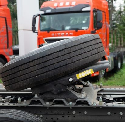 空気懸垂座席と600Lの燃料タンク 半トレーラーを牽引するための完璧な組み合わせ