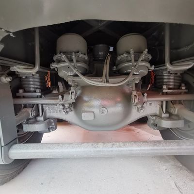 トランスポーター シノトラック 重荷トラック 6X4 30t 荷重容量とタイヤ