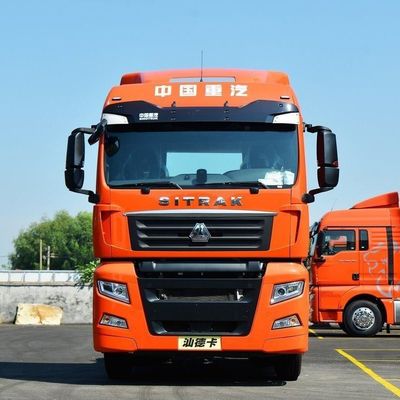 ZZ4257N3247E1H チューブレスタイヤデザイン シノトラック 1000Lの燃料タンク付き重用トラクター