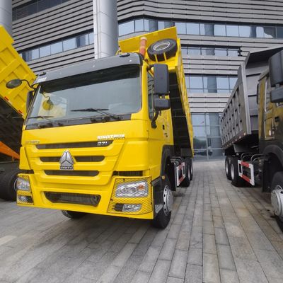 シノトラック ターパー 液圧ステアリング 30t 負荷容量で使用されたダンプトラック