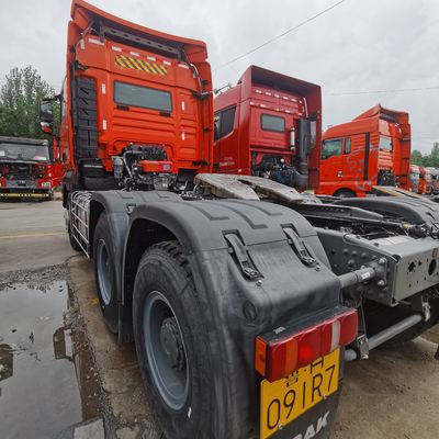 600Lの燃料タンクトラクター 480HPのエンジンとエアサスペンション 運転席
