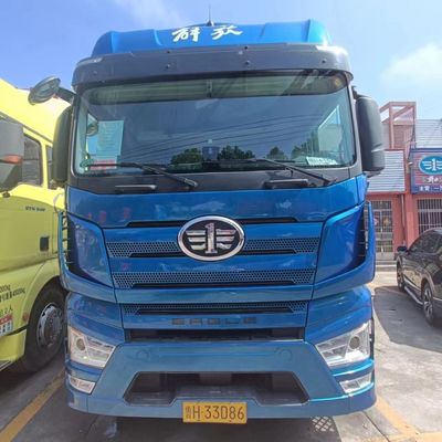 560馬力エンジンのJiefang J7 トラック ユーロ5排放基準6.8x2.5x3.8m