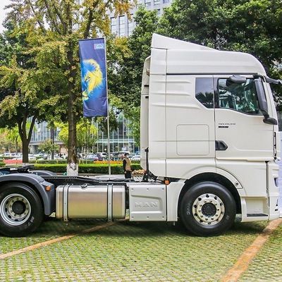 中古 MAN Tgxシリーズ 重用トラック 560馬力 6X4 空気懸垂座席トラクター