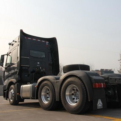 シノトラック HOWO A7シリーズ 6X4 ドンプトラック 牽引半トレーラーと400Lの燃料タンク