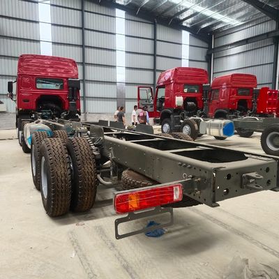 Sinotruk ダンプトラック 高い容量貨物箱 要求の高い仕事のための耐久性構造