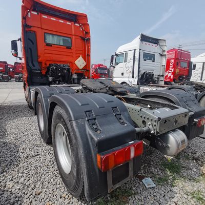 最初の支払いが受付された FAW重貨車 480HP CNG トラクタートラックを貨物のために提供する